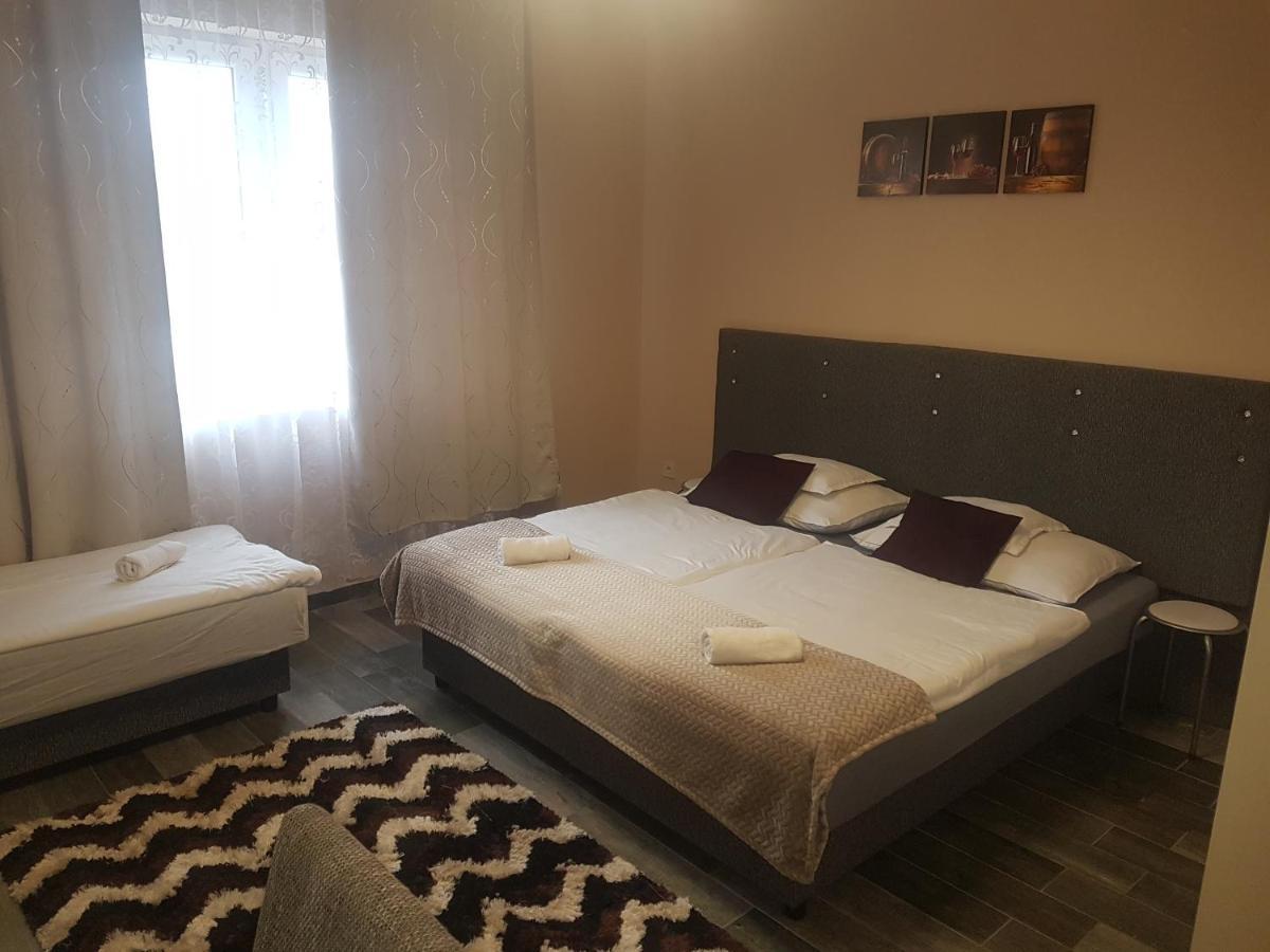 Napfeny Szallas Szeged Luaran gambar